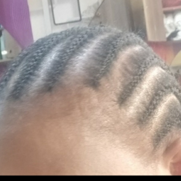 Bandika Lines/ pre braided Ghanaian braids - Picture 3 of 6